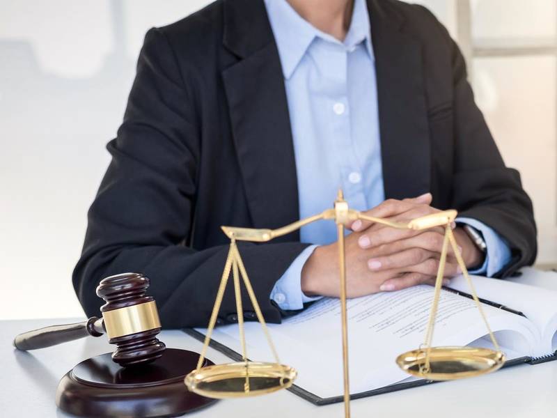 上海工傷賠償律師：工人干活受傷責任與賠償之深度剖析