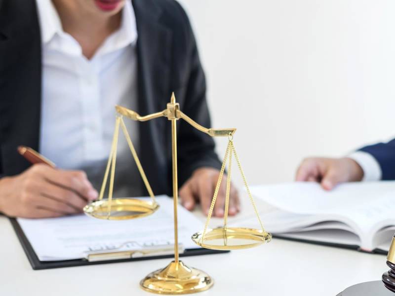 上海工傷賠償律師視角：上班時間打架是否算工傷及老板賠償責任問題探討