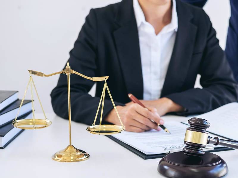 上海工傷律師事務(wù)所視角：員工申請工傷認(rèn)定的注意事項