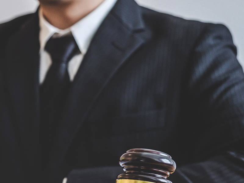 上海工傷律師視角下實(shí)習(xí)期間受傷工傷認(rèn)定的多維解析