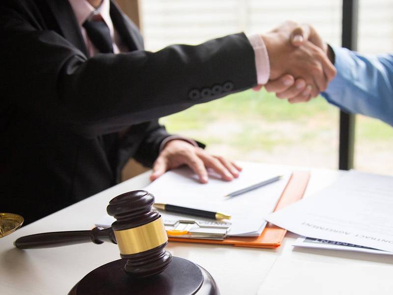 上海工傷律師視角下北京職工上下班遇車禍工傷認(rèn)定的探討